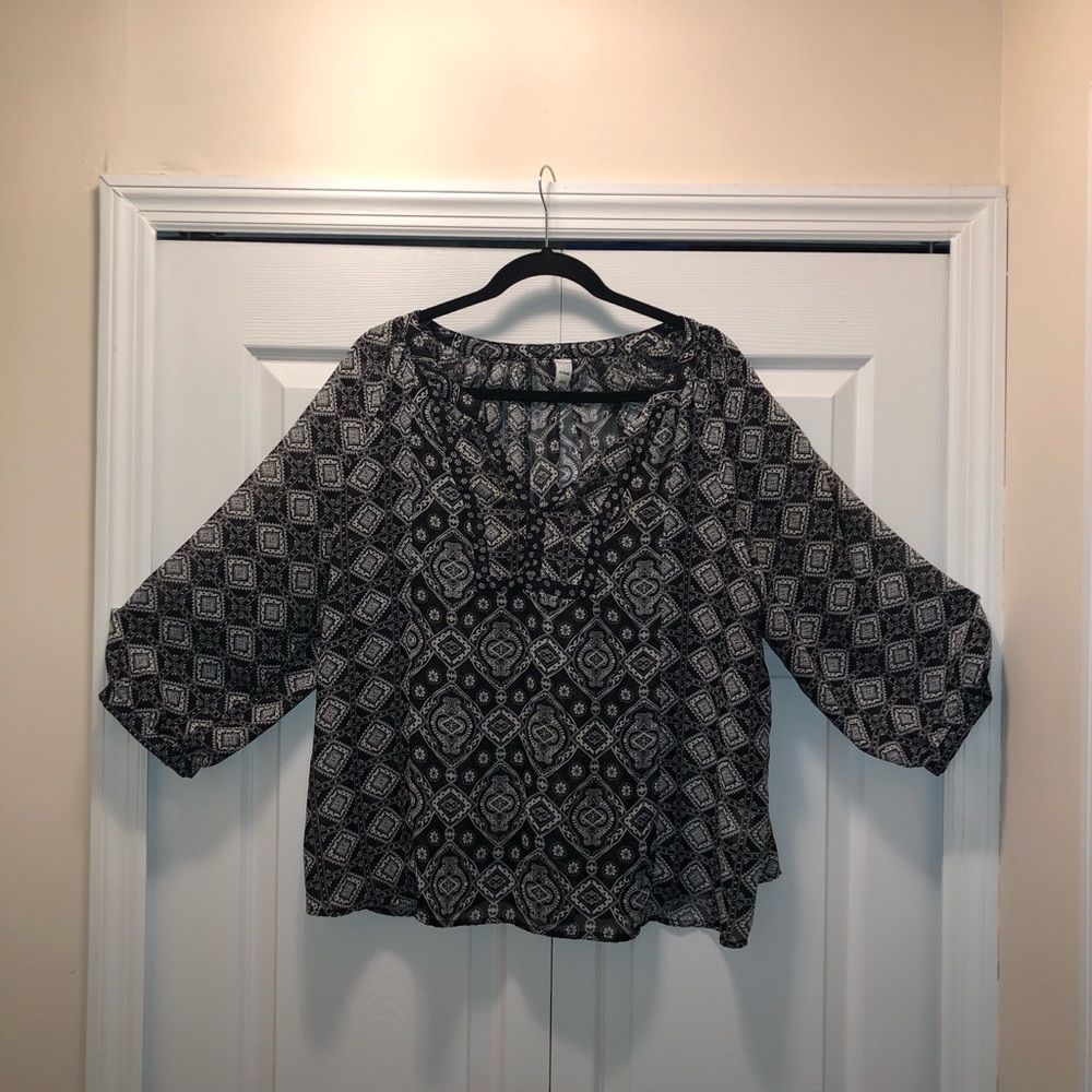 Old Navy sheer light weight blouse like new